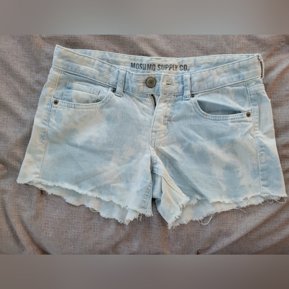Mossimo cutoff, acid wash demin shorts in size 7
